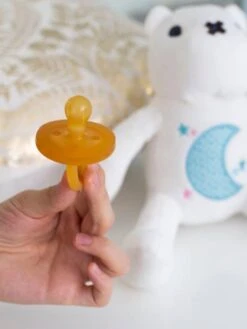 Sucette à Bout Rond Tout Latex 6 Mois+ SUAVINEX Naturel - Suavinex 11 Sucette à Bout Rond Tout Latex 6 Mois+ SUAVINEX Naturel - Suavinex -Premier âge Boutieque sucette a bout rond tout latex 6 mois suavinex 3